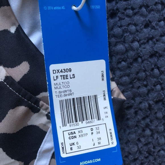 Adidas camo flare sleeve top XS - Picture 2 of 2